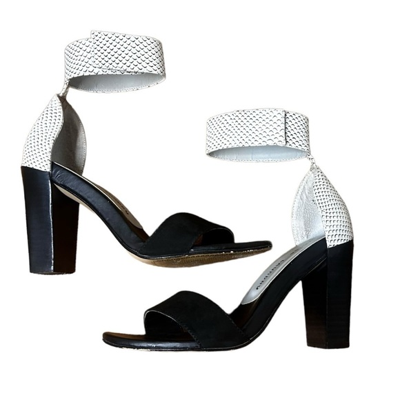 Chinese Laundry Balance Black and White Single Strap Sandals - Picture 4 of 11